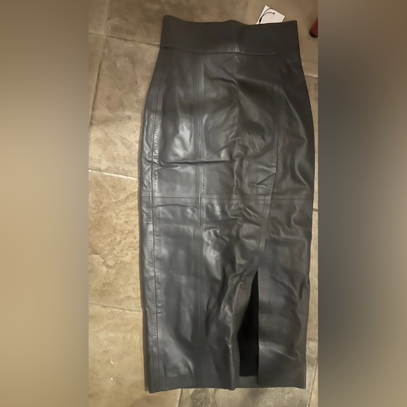 IRO WOMEN’S LAMB LEATHER SKIRT, SIZE 23W, Retail $995, Brand New W/Tags - Picture 4 of 7